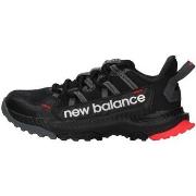 Lage Sneakers New Balance PESHARK