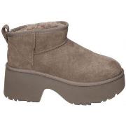 Enkellaarzen UGG CLASSIC ULTRA MINI NEW