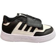 Sneakers adidas rapid court