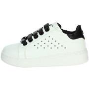 Lage Sneakers Cult T-101
