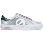 Sneakers No Name Strike side