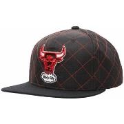 Pet Mitchell And Ness Quilted Taslan Snapback Hwc Chicago Bulls