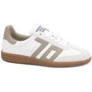 Lage Sneakers Back 70 B70-CCC-108005-136