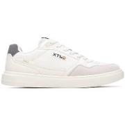 Lage Sneakers Xti 14572004