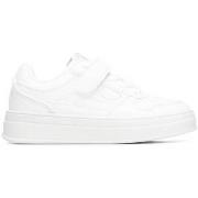 Lage Sneakers Xti 15300102