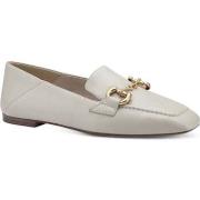 Mocassins Tamaris ivory leather casual closed loafers
