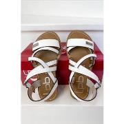 Sandales enfant Les Petites Bombes Sandales enfant Bianka Blanches Cro...