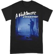 T-shirt Nightmare On Elm Street Freddy Is Waiting