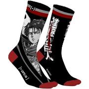 Chaussettes Capslab Paire de chaussettes dépareillées Attack On Titan ...