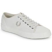 Baskets basses Fred Perry B4365 Hughes Low Canvas