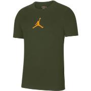 T-shirt Nike CW5190