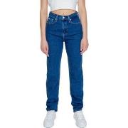 Jeans Calvin Klein Jeans AUTHENTIC STRAIGHT J20J223663