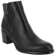 Boots Dorking d8606