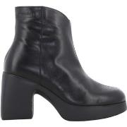 Boots Wonders H-4963