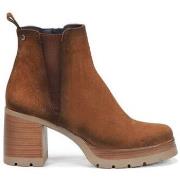 Boots Dorking d9414