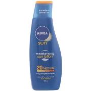 Protections solaires Nivea Sun Protege hidrata Leche Spf20