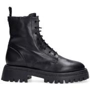 Boots Halmanera -