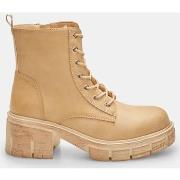 Boots Bata Boots pour femme avec talon midi Famme