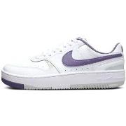 Baskets Nike HF4987 100