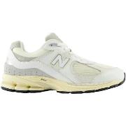 Baskets New Balance 2002R