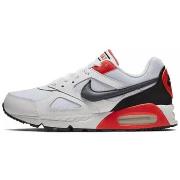 Baskets basses Nike AIR MAX IVO