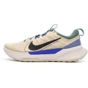 Chaussures Nike DM0822-100