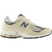 Baskets New Balance 2002R