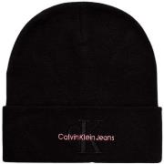 Bonnet Calvin Klein Jeans MONO LOGO EMBRO BEANIE K60K612668