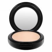 Fond de teint poudre Studio Fix de MAC (teintes variées) - NW13