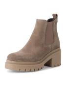 Chelsea boots