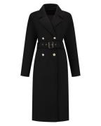 Nikkie Edirne trenchcoat