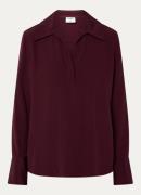 Filippa K Tuniek met V-hals en trompetmouw