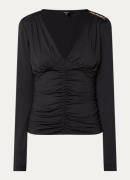 NIKKIE Lorain top met plooidetail en V-hals