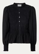 Neo Noir Mocca blouse met smockwerk en ballonmouw