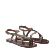 Sandalen met teenstuk en platte hak, in leer