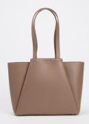 KAAI Midi Pyramid schoudertas van leer met 13 inch laptopvak