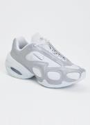 Nike Air Max Muse sneaker met mesh details en metallic finish