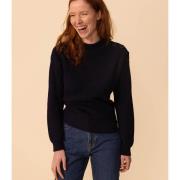 Pull en maille anglaise, détails boutons