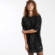 Robe droite, courte, manches courtes à sequins