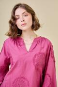 Blouse brodée manches longues col V