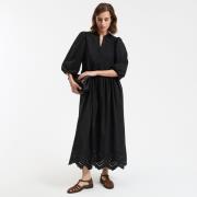 Robe évasée, longue, broderie anglaise