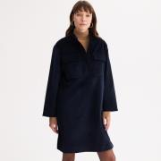Robe droite, mi-longue, en velours